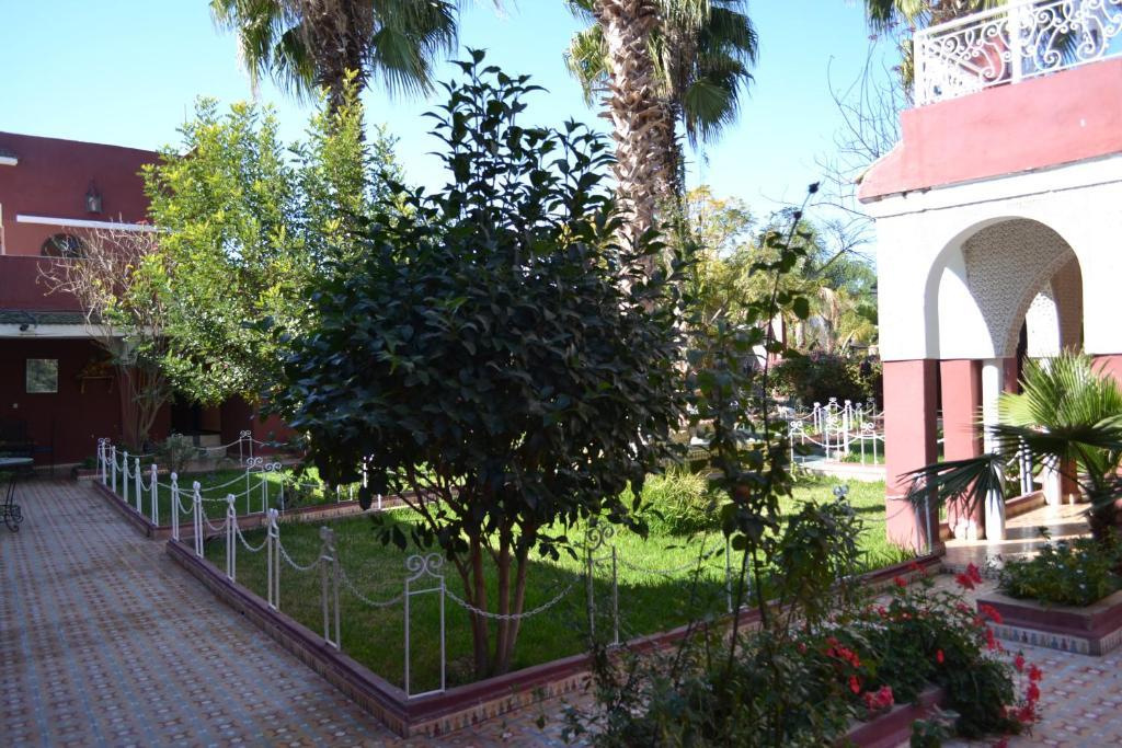 Hotel Riad L' Arganier D' Or Aït el Rhazi エクステリア 写真